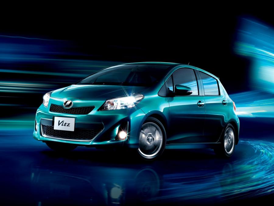  Toyota Vitz RS 2010 года  (фото 6 из 10)